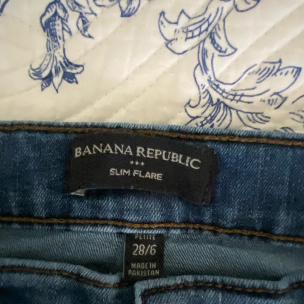 Banana Republic Slim Flare-leg design 6 Petite - Picture 5 of 5